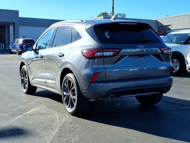 Certified 2024 Ford Escape ST-Line Elite AWD/4WD image 7