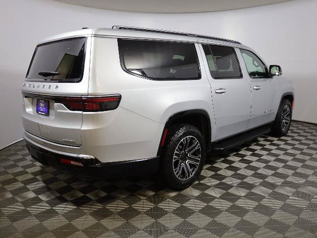 Used 2024 Jeep Wagoneer L Series II w/ Flexible Seating Group AWD/4WD image 5