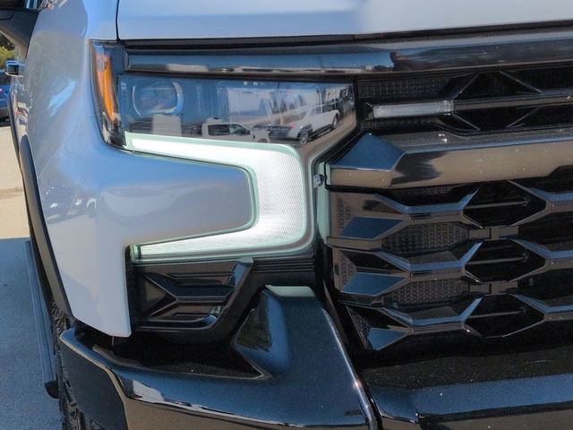 Used 2025 Chevrolet Silverado 1500 ZR2 w/ Technology Package image 10