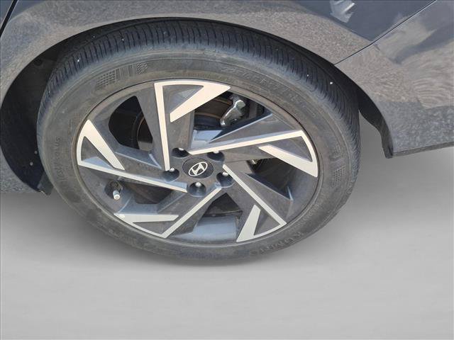 Used 2024 Hyundai Elantra Limited FWD image 10