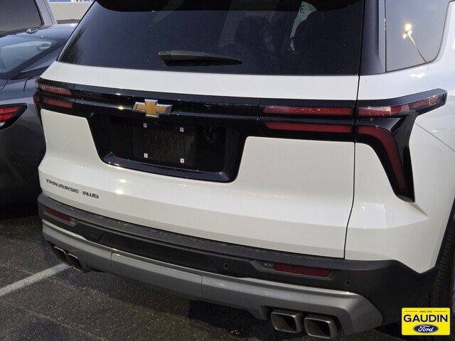 Used 2025 Chevrolet Traverse LT AWD/4WD image 3