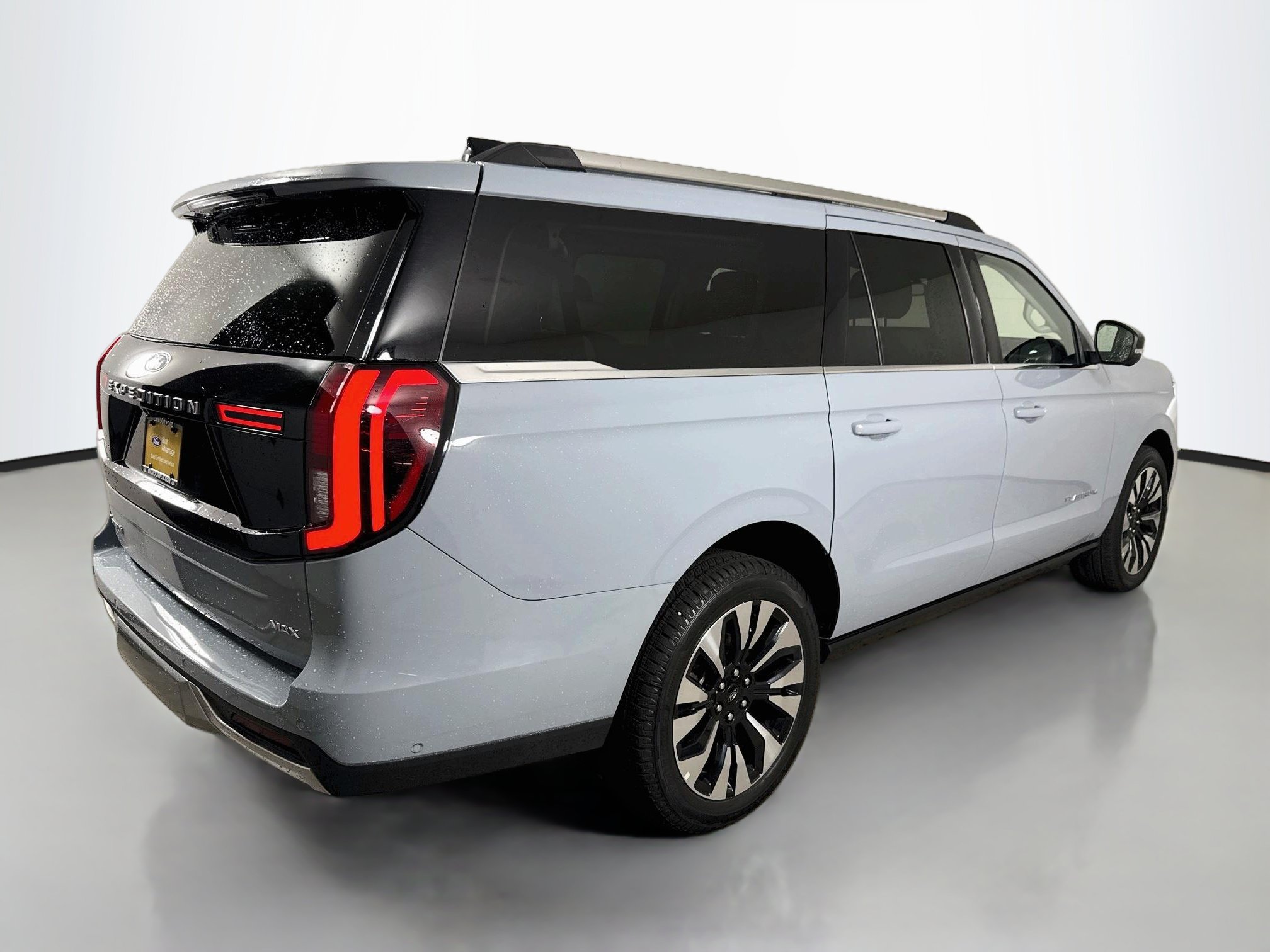 Certified 2025 Ford Expedition Max Platinum w/ Driver's Package AWD/4WD image 12
