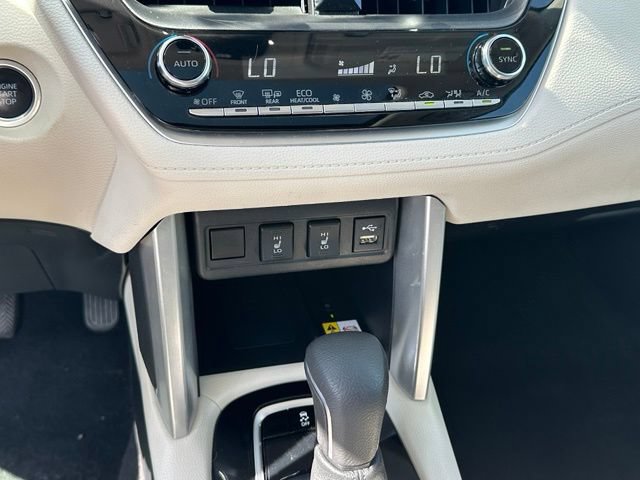 Used 2022 Toyota Corolla Cross XLE w/ Convenience Package FWD image 22