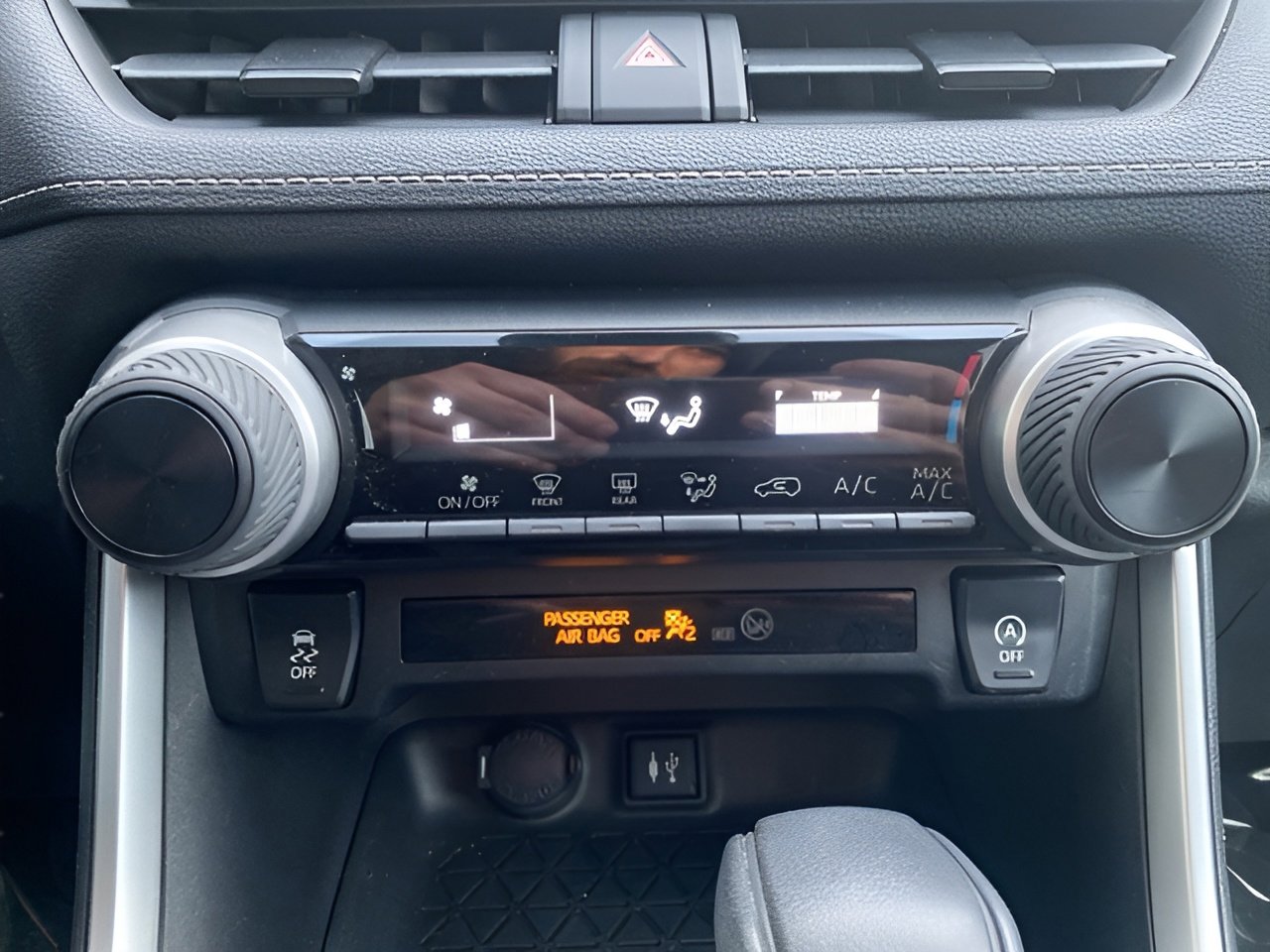 Used 2019 Toyota RAV4 LE image 19