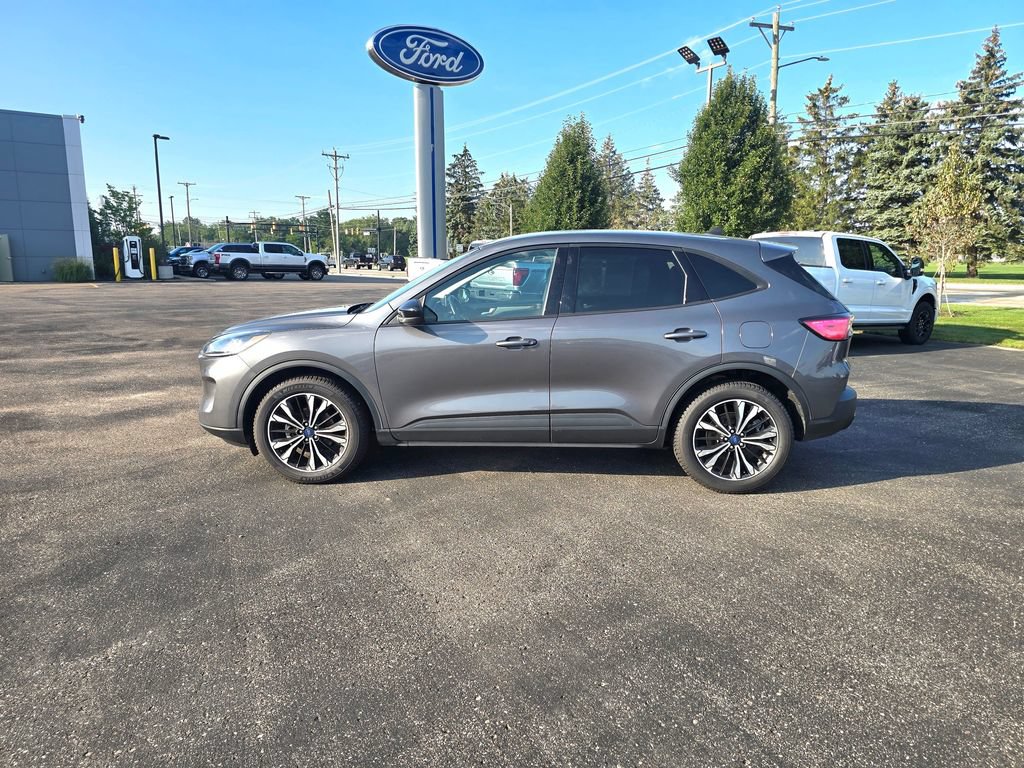 Certified 2021 Ford Escape SE w/ SE Sport Appearance Package AWD/4WD image 2