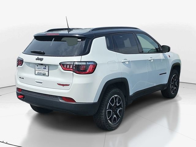 Used 2025 Jeep Compass Trailhawk AWD/4WD video 3
