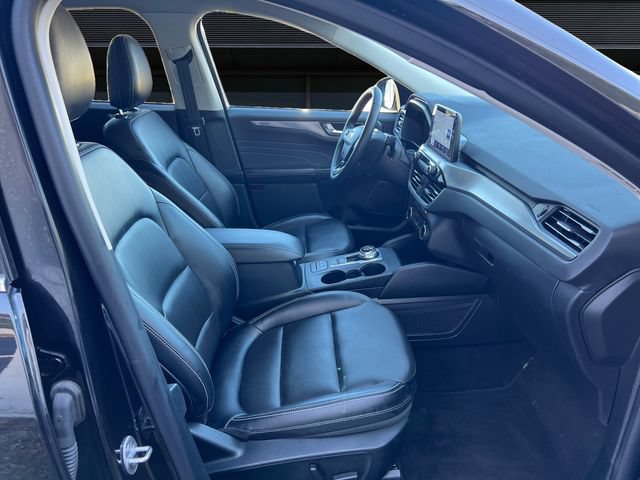 Certified 2022 Ford Escape Titanium AWD/4WD image 15