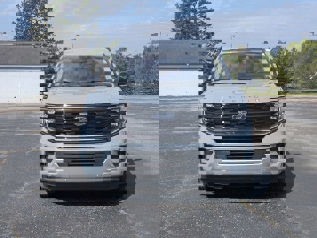 Certified 2025 Ford Expedition Platinum w/ Platinum Ultimate Package image 9