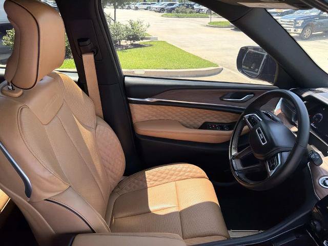 Used 2025 Jeep Grand Cherokee L Summit AWD/4WD image 14