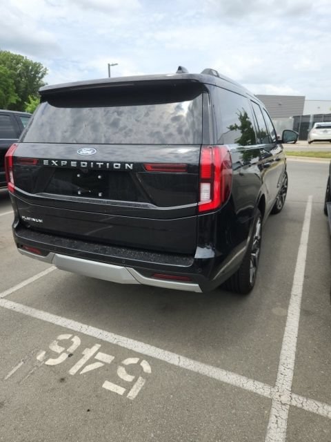 Certified 2025 Ford Expedition Platinum w/ Platinum Ultimate Package AWD/4WD image 3