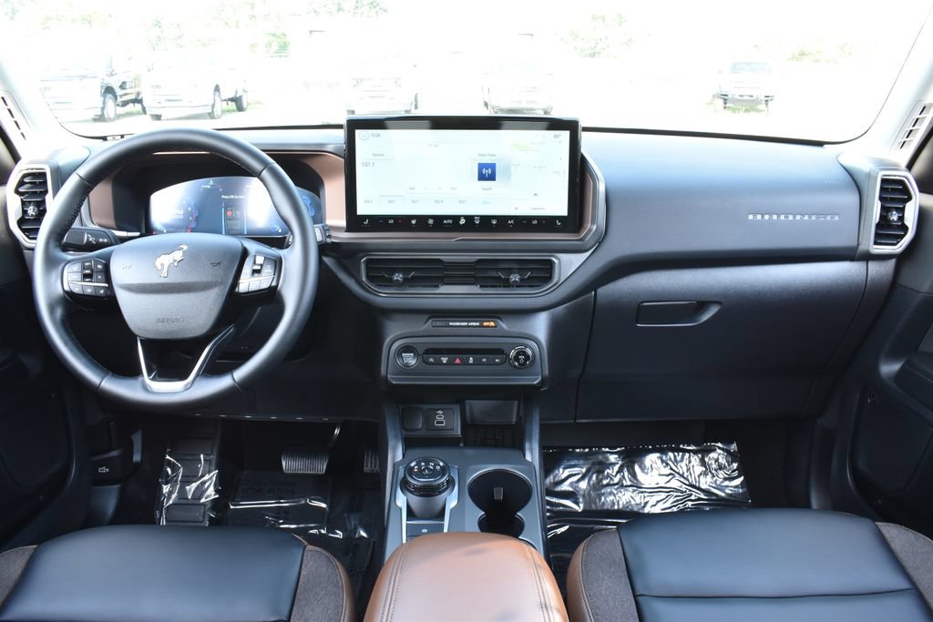 Certified 2025 Ford Bronco Sport Outer Banks w/ Outer Banks Tech Package+ AWD/4WD image 14