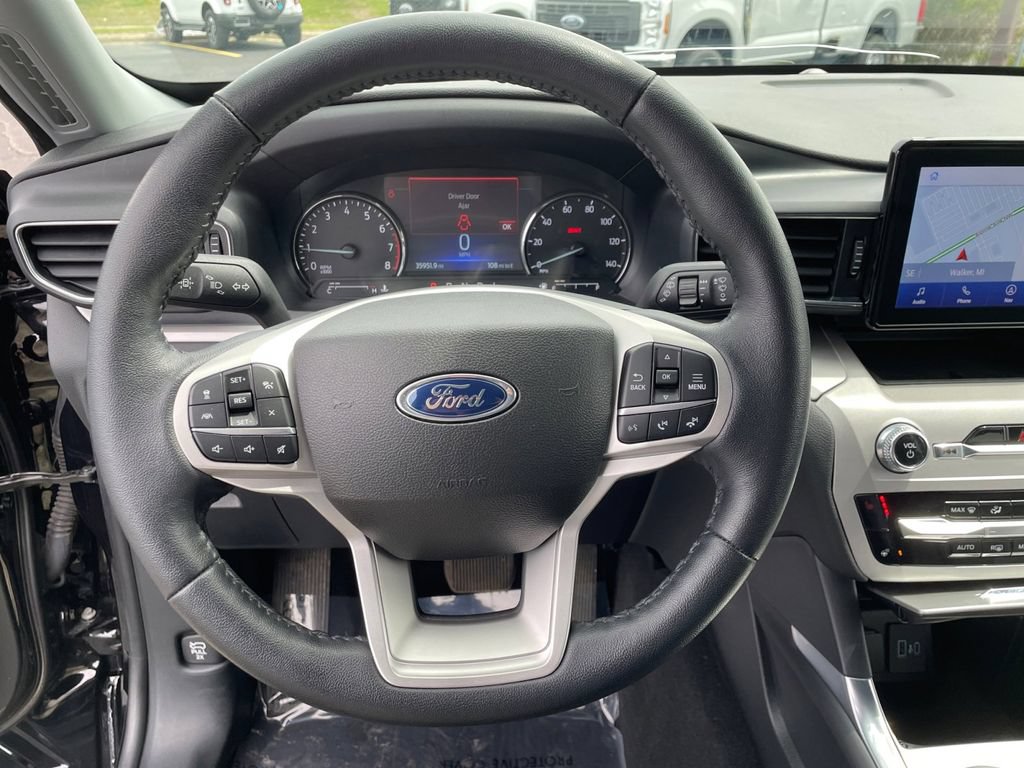 Certified 2023 Ford Explorer XLT w/ Equipment Group 202A AWD/4WD image 17