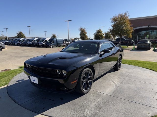 Used 2023 Dodge Challenger SXT w/ Blacktop Package image 4