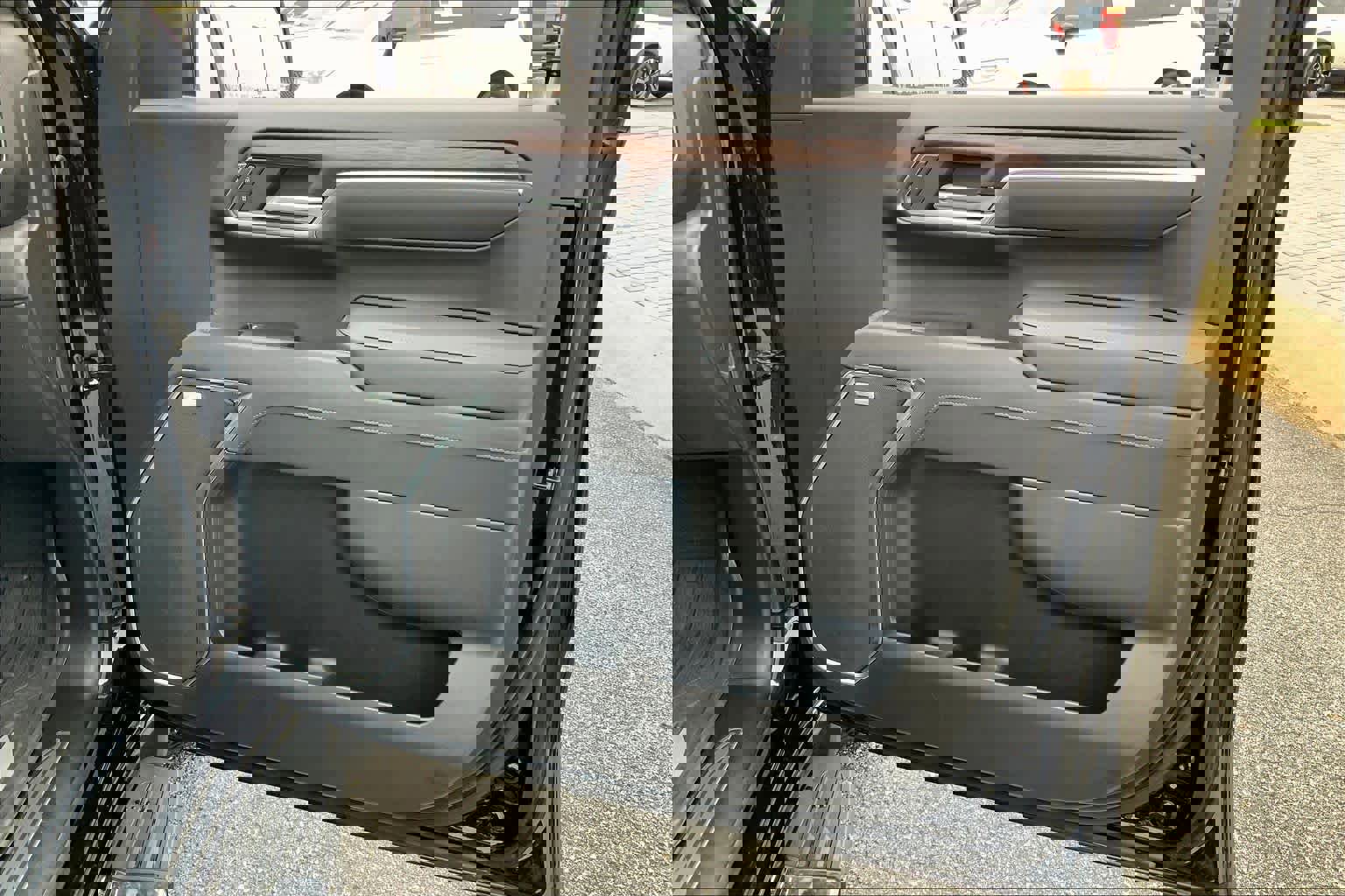 Used 2025 GMC Sierra 1500 SLT w/ SLT Premium Plus Package image 22