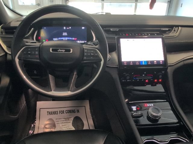 Used 2023 Jeep Grand Cherokee Limited AWD/4WD image 18