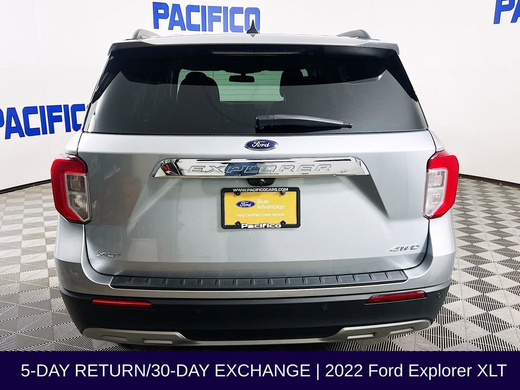 Certified 2022 Ford Explorer XLT w/ Equipment Group 202A AWD/4WD image 7