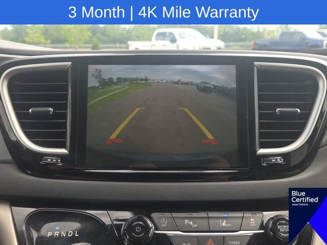 Used 2023 Chrysler Pacifica Touring-L FWD image 36