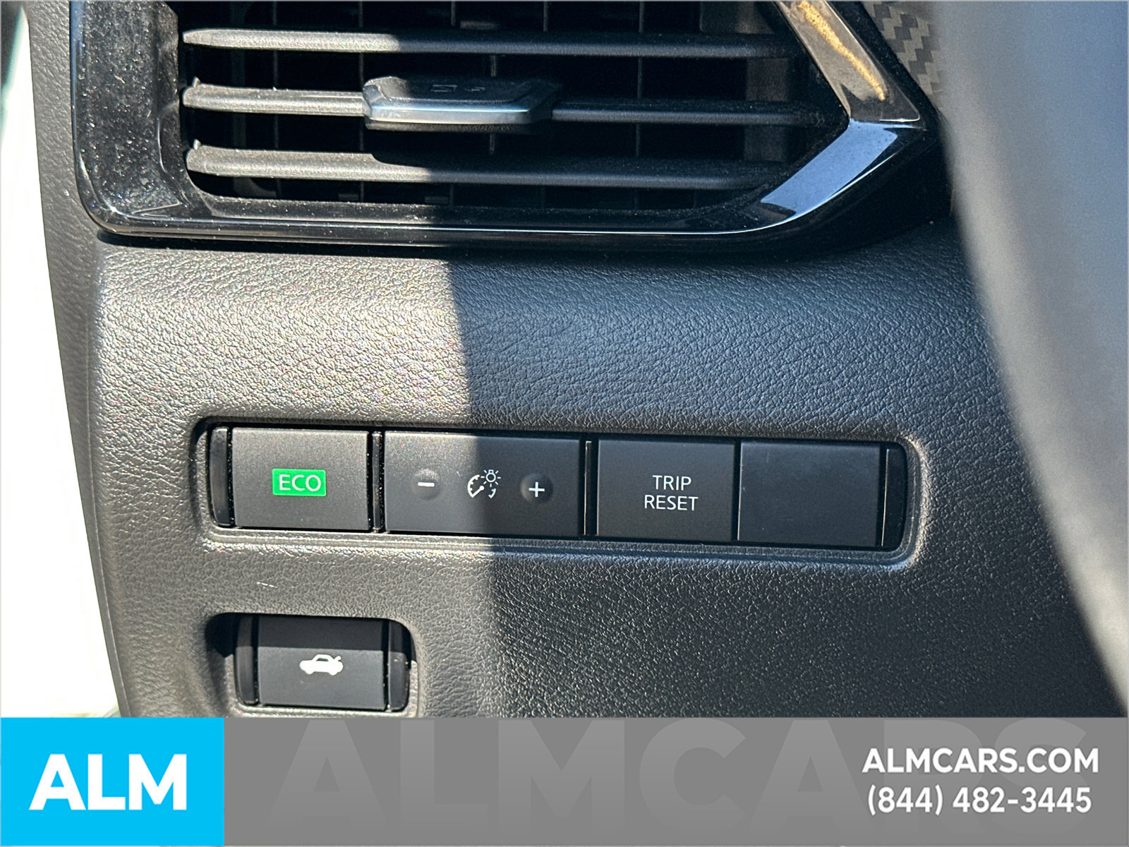 Used 2024 Nissan Sentra SV FWD image 35