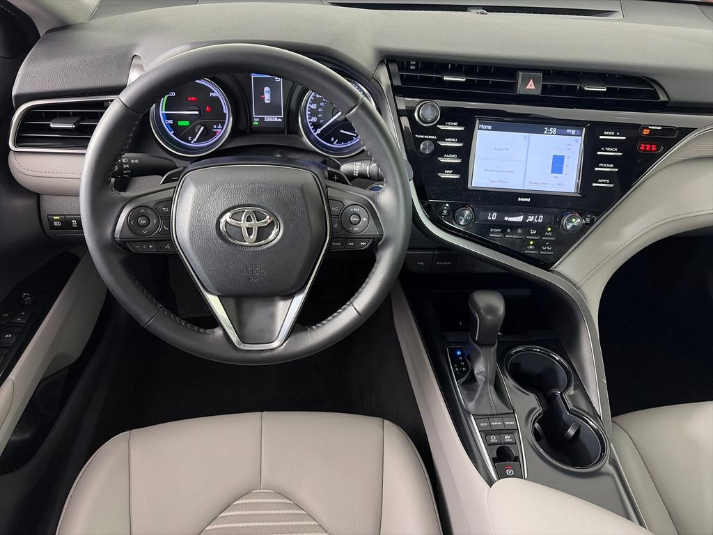 Used 2020 Toyota Camry SE w/ Carpet Mat Package FWD image 14