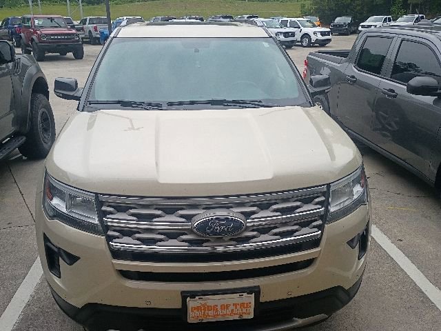 Certified 2018 Ford Explorer XLT w/ Equipment Group 202A FWD image 2