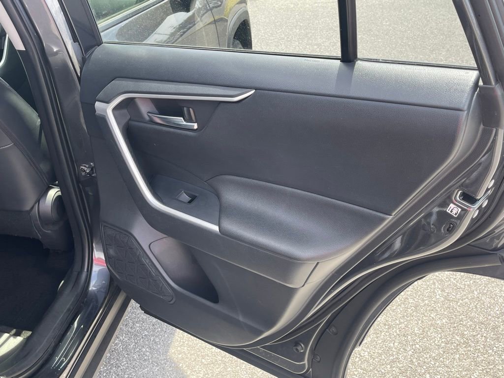 Used 2019 Toyota RAV4 XLE Premium w/ Cold Weather Package AWD/4WD image 20