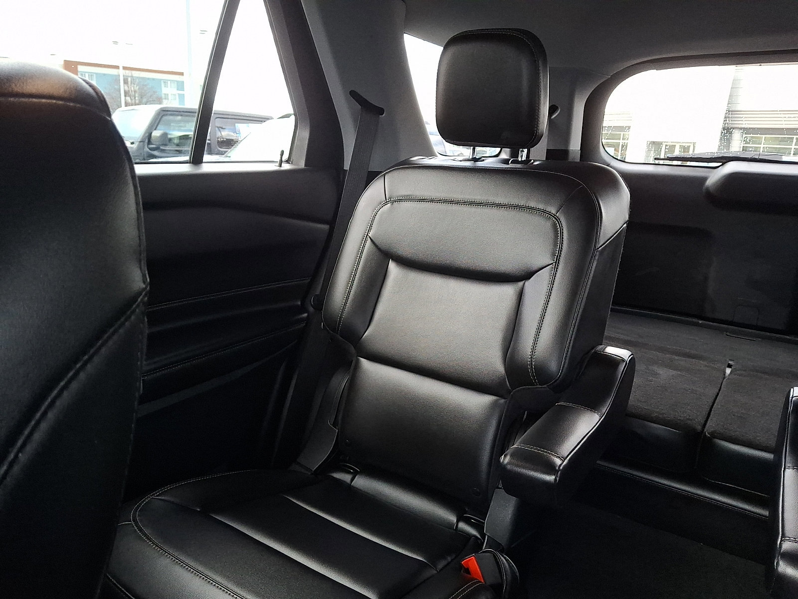 Certified 2022 Ford Explorer XLT w/ Equipment Group 202A image 18