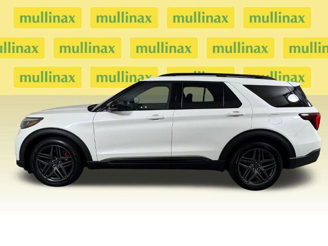 Certified 2025 Ford Explorer ST RWD image 12