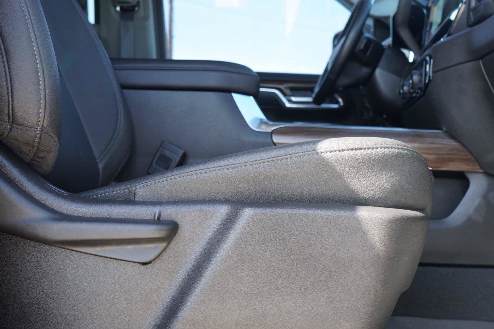 Used 2024 Chevrolet Silverado 2500 LT w/ Midnight Edition AWD/4WD image 27