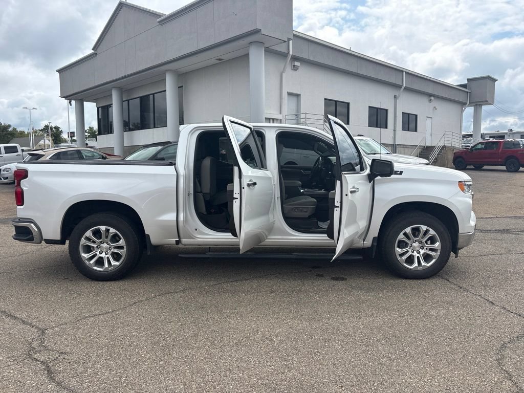 Used 2024 Chevrolet Silverado 1500 LTZ w/ LTZ Premium Package AWD/4WD image 8