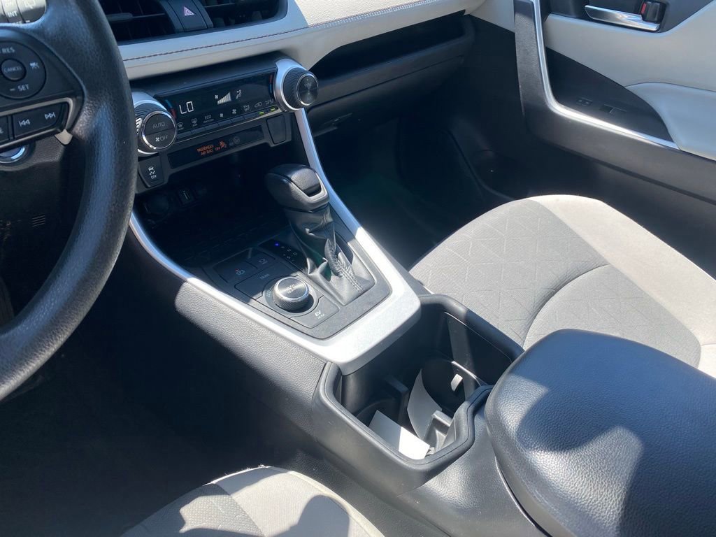 Used 2022 Toyota RAV4 XLE AWD/4WD image 23