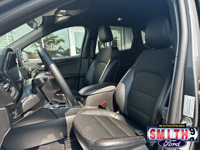 Certified 2025 Ford Escape ST-Line Select AWD/4WD image 17