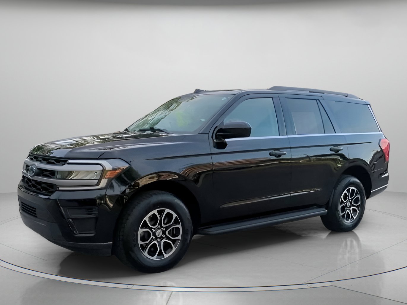 Certified 2024 Ford Expedition XLT RWD image 13