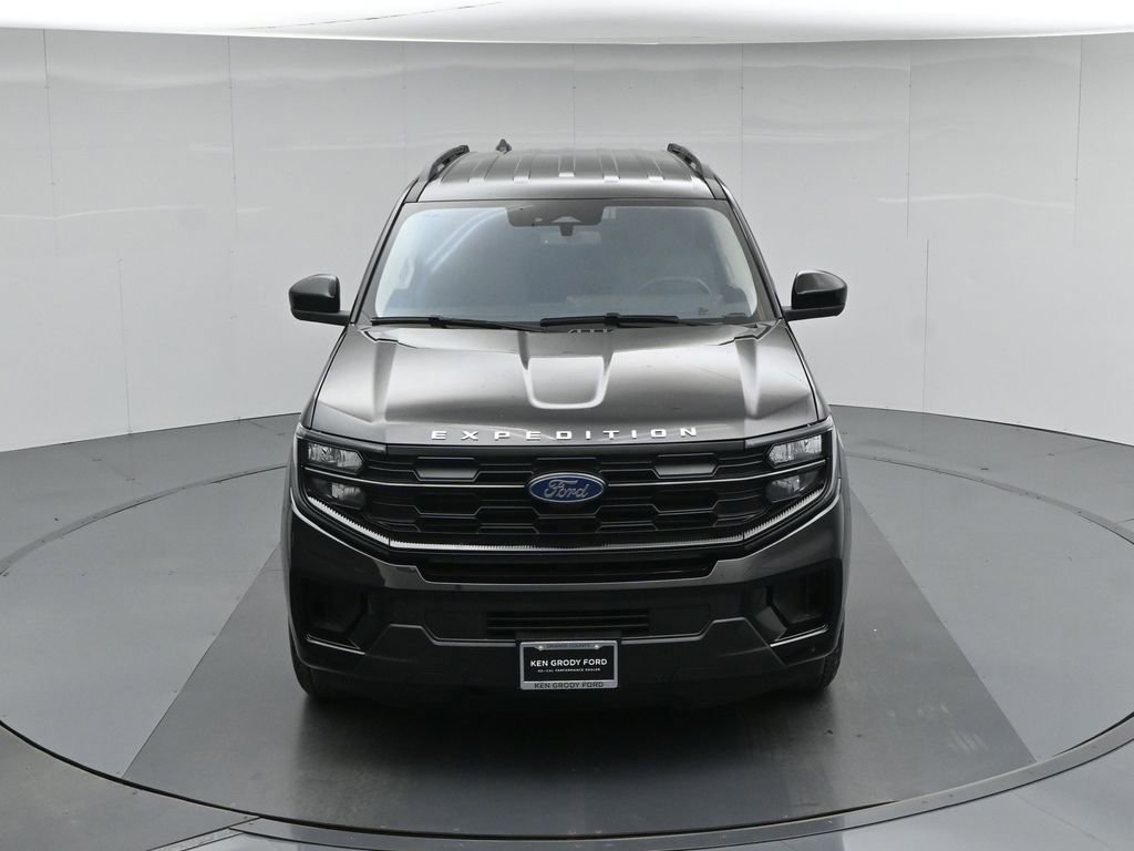 Certified 2025 Ford Expedition Active AWD/4WD image 42