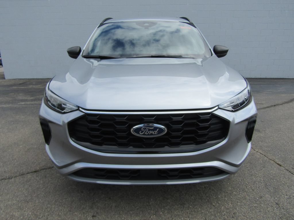 Certified 2023 Ford Escape ST-Line w/ Tech Pack #1 AWD/4WD image 3