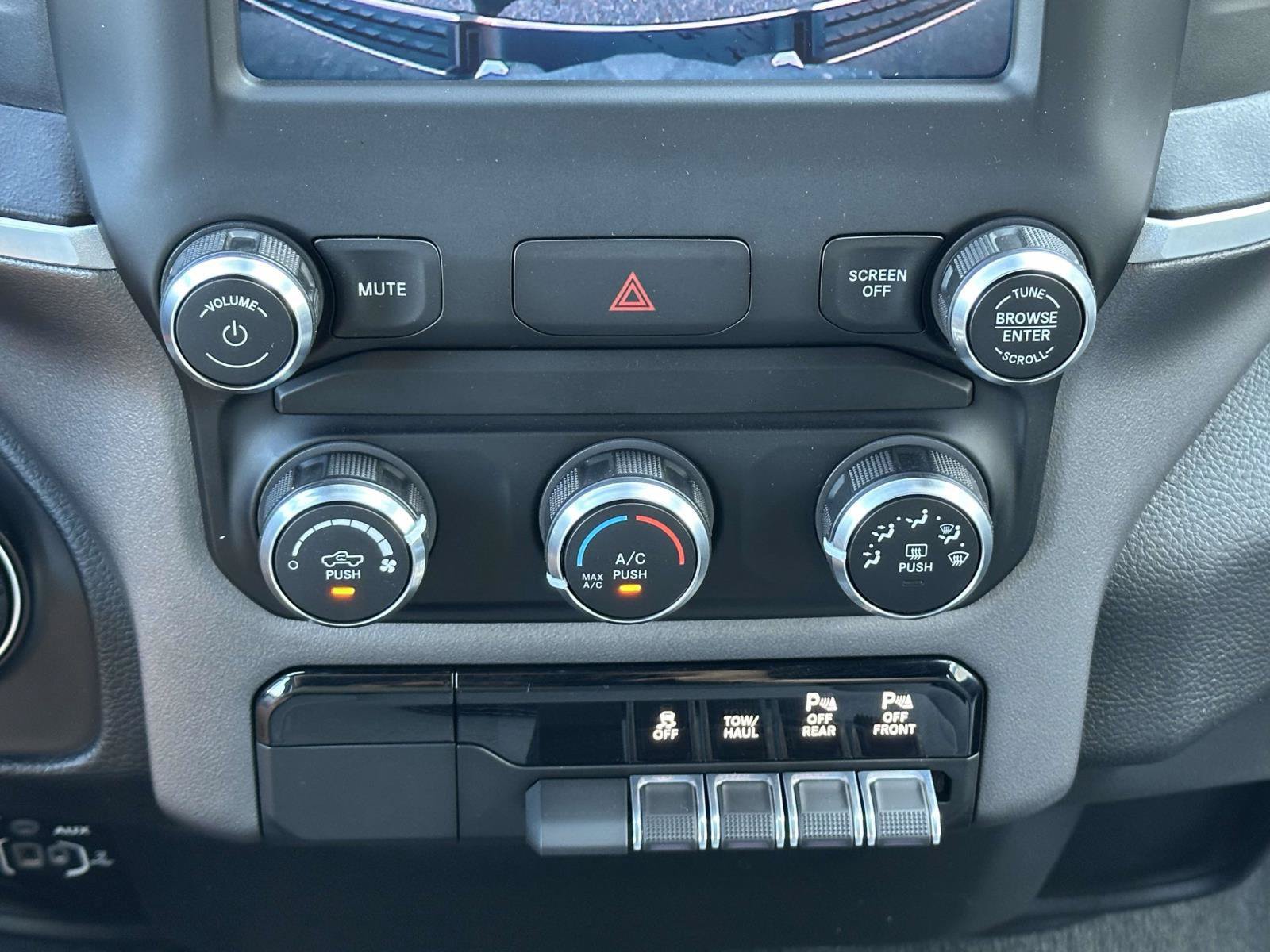 Used 2022 RAM 1500 Big Horn AWD/4WD image 17