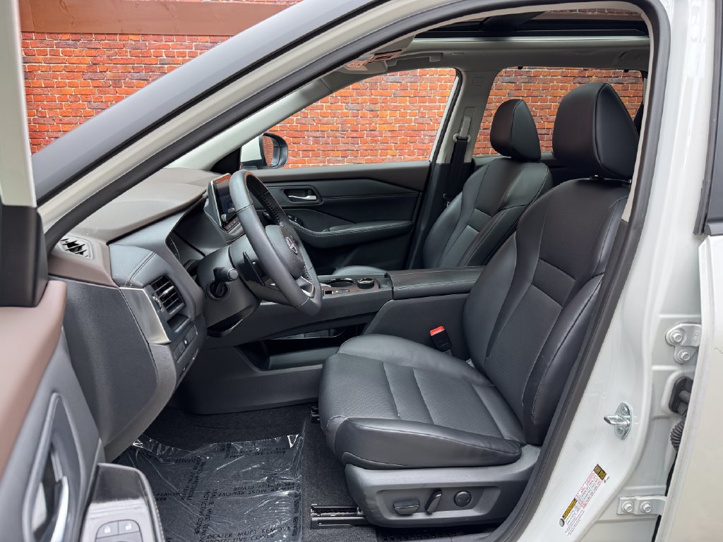 Used 2023 Nissan Rogue SV w/ SV Premium B Package AWD/4WD image 23