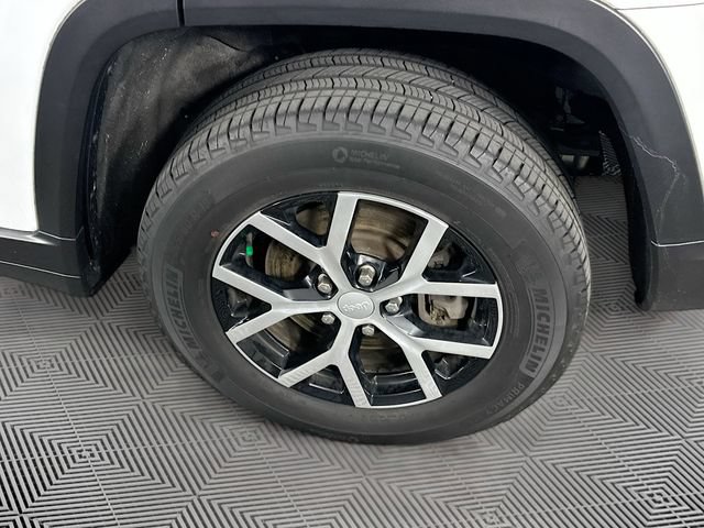Used 2023 Jeep Grand Cherokee L Limited AWD/4WD image 37