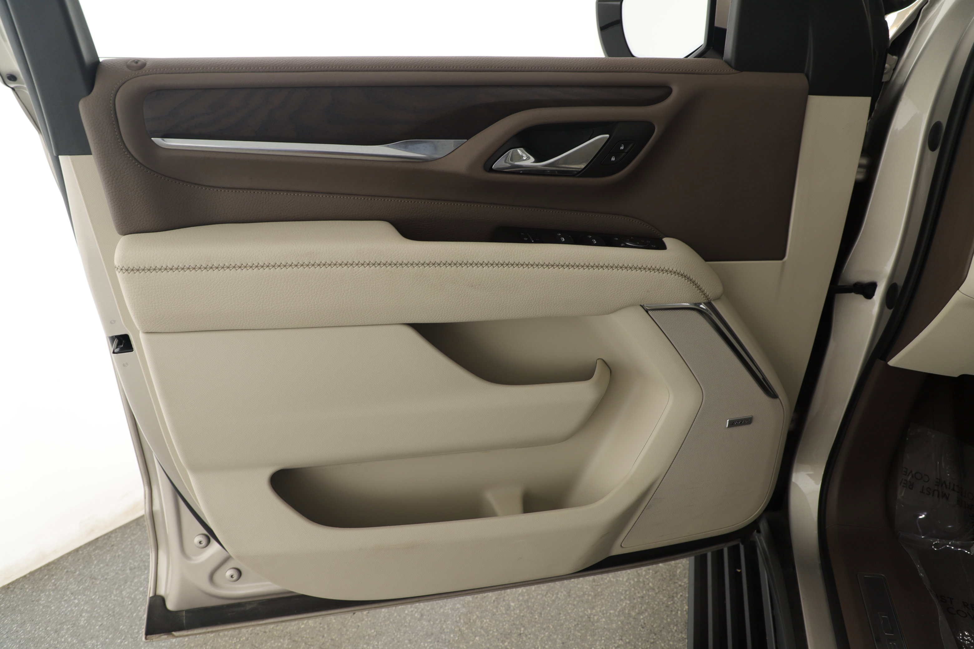 Used 2023 GMC Yukon Denali w/ Max Trailering Package image 8