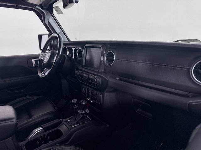 Used 2021 Jeep Wrangler Unlimited Sahara w/ Cold Weather Group AWD/4WD image 28