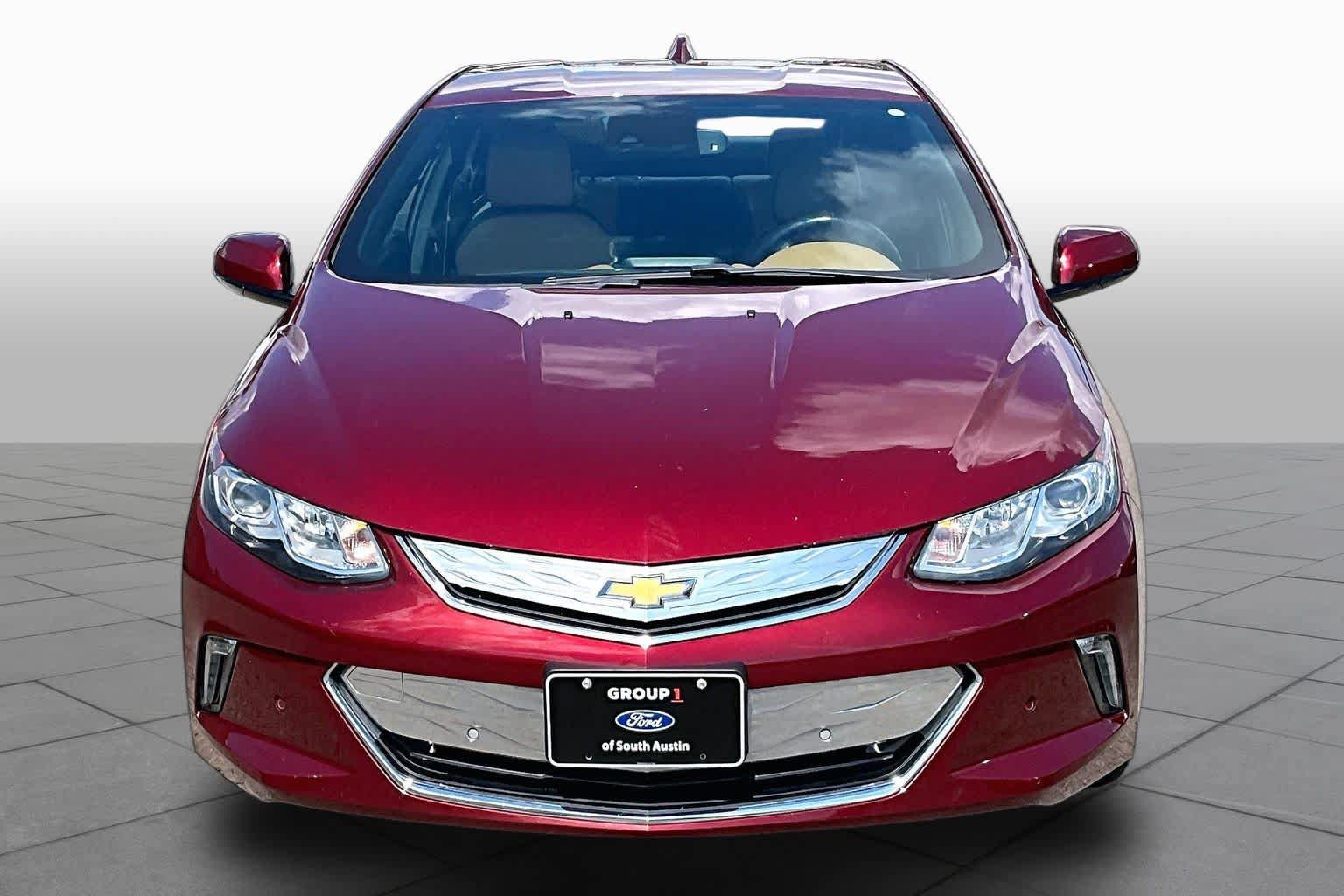 Used 2017 Chevrolet Volt Premier w/ Driver Confidence II Package FWD image 4