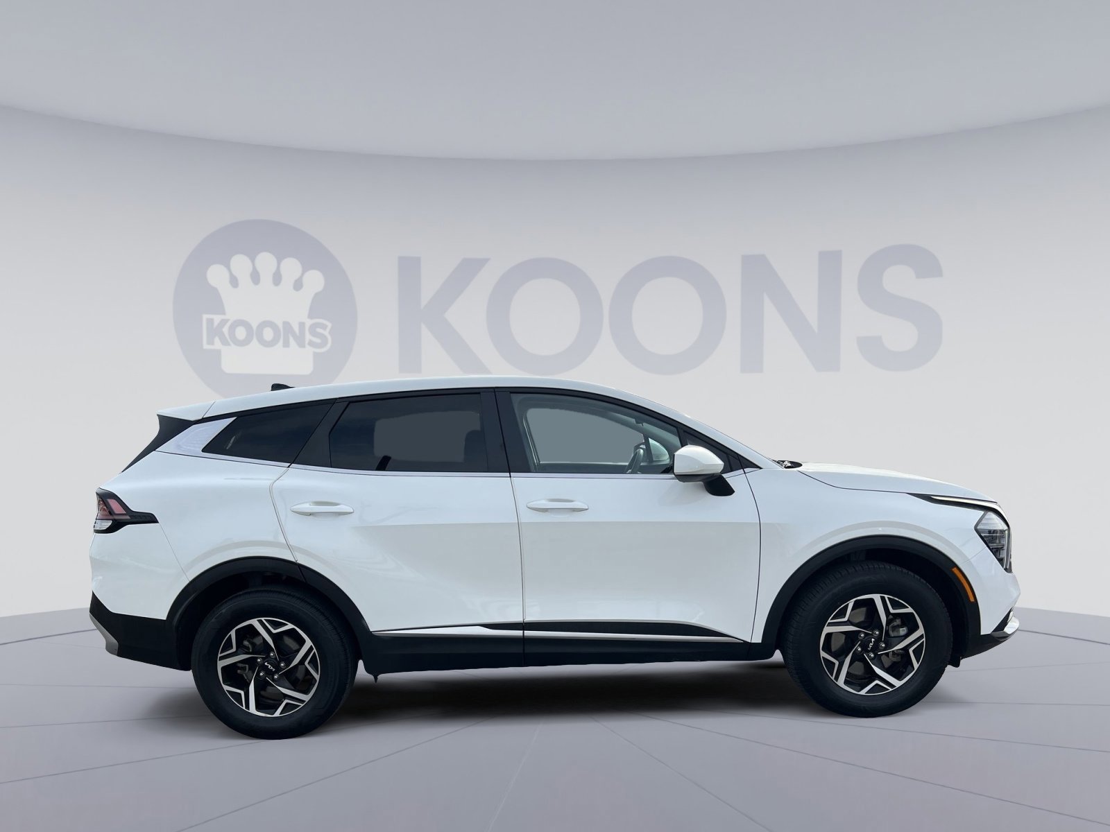 Used 2024 Kia Sportage LX image 2