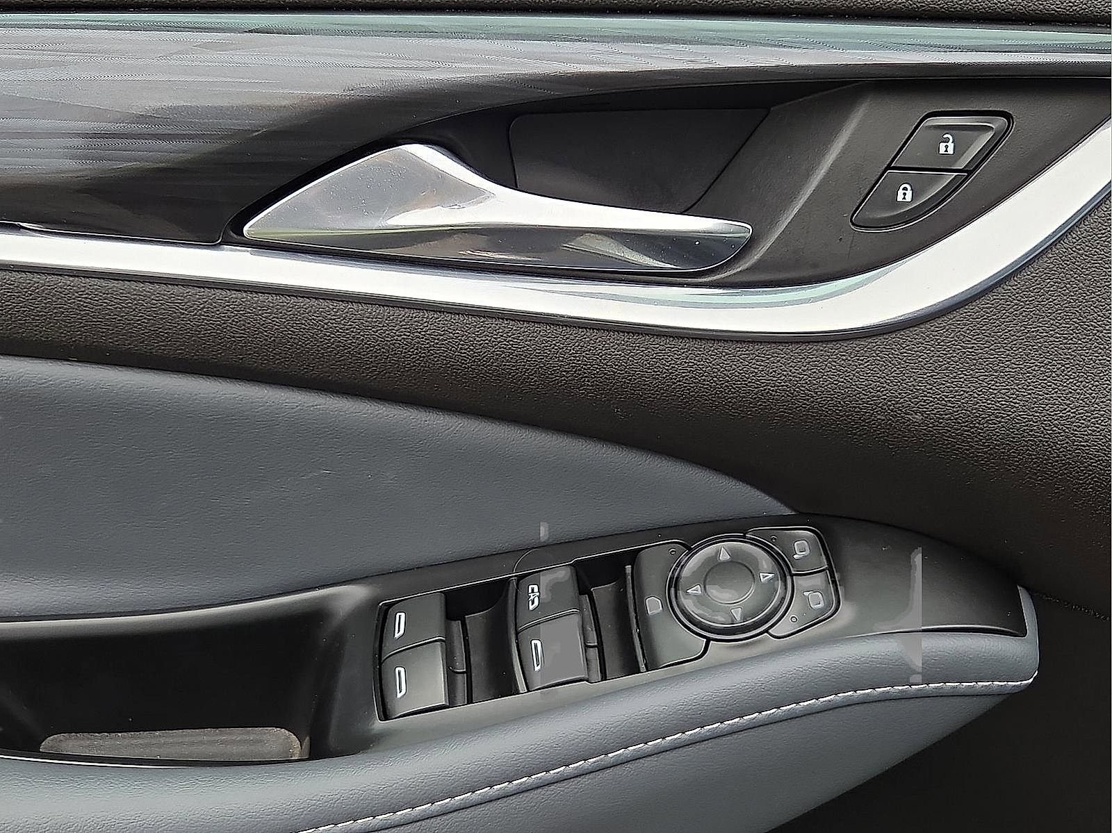 Used 2024 Buick Enclave Essence image 14