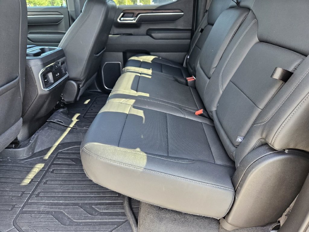 Used 2025 GMC Sierra 1500 SLT AWD/4WD image 24
