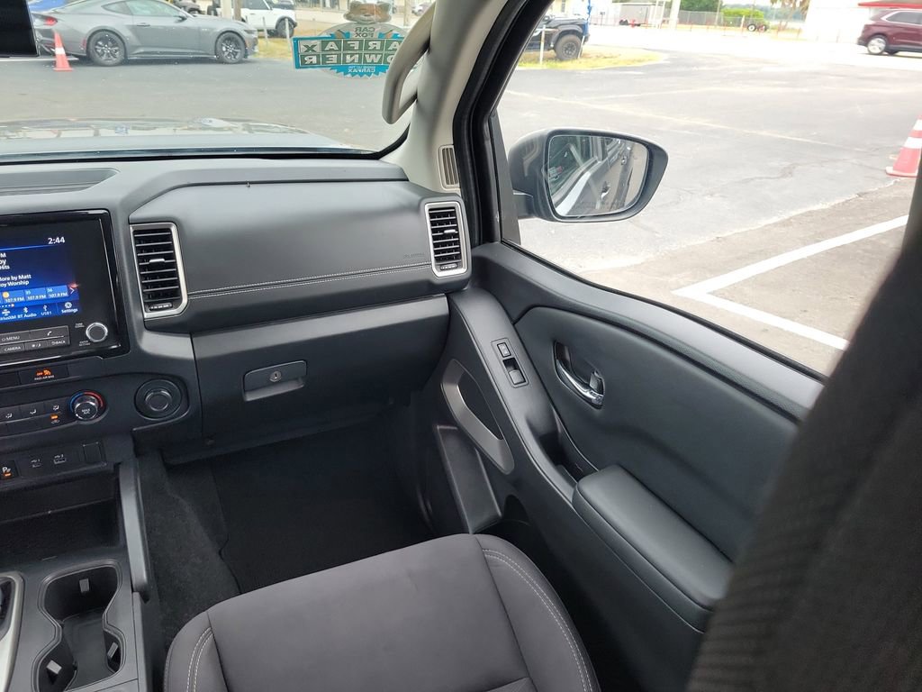 Used 2022 Nissan Frontier SV w/ Technology Package AWD/4WD image 13