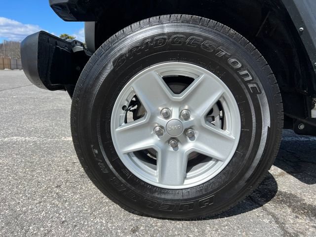 Used 2023 Jeep Gladiator Sport image 16