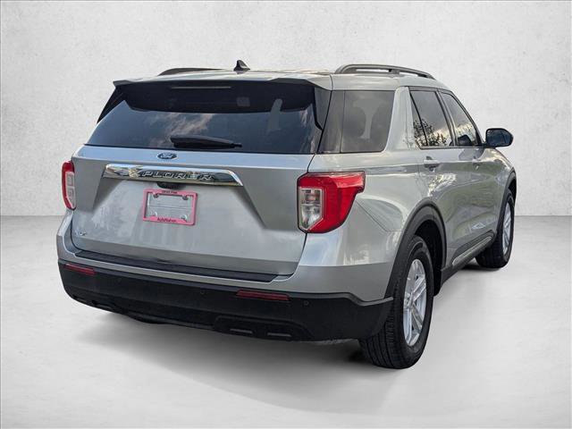 Certified 2023 Ford Explorer XLT image 3