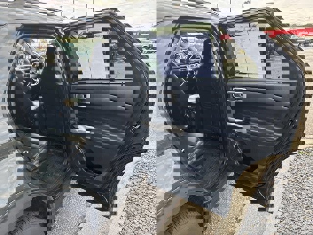 Certified 2022 Ford Explorer XLT w/ Equipment Group 202A image 23