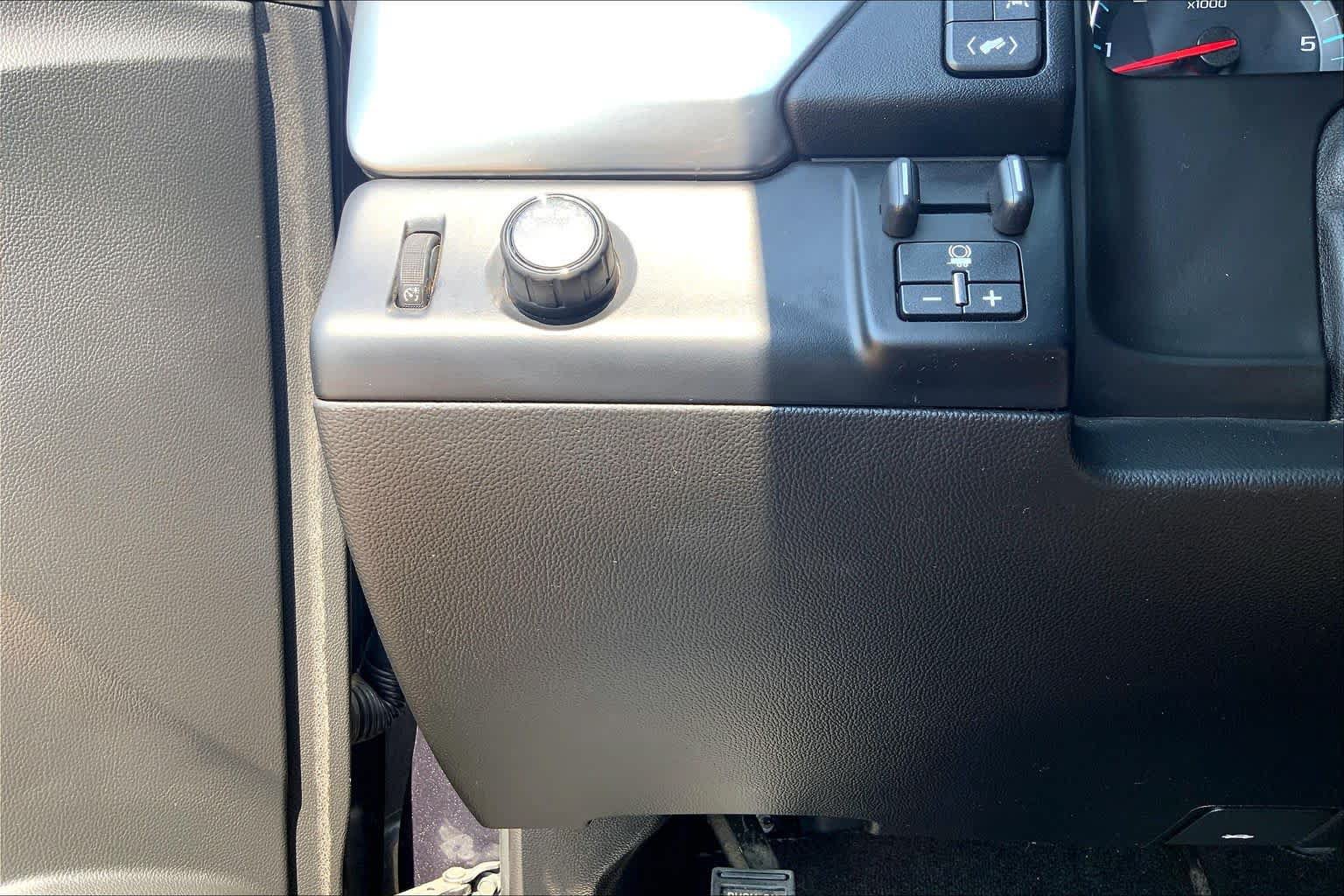 Used 2018 Chevrolet Tahoe LT RWD image 36