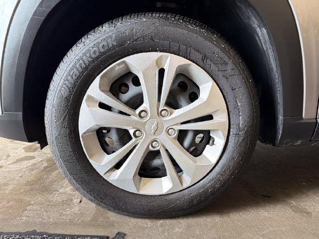 Used 2026 Chevrolet Trax LS FWD image 23