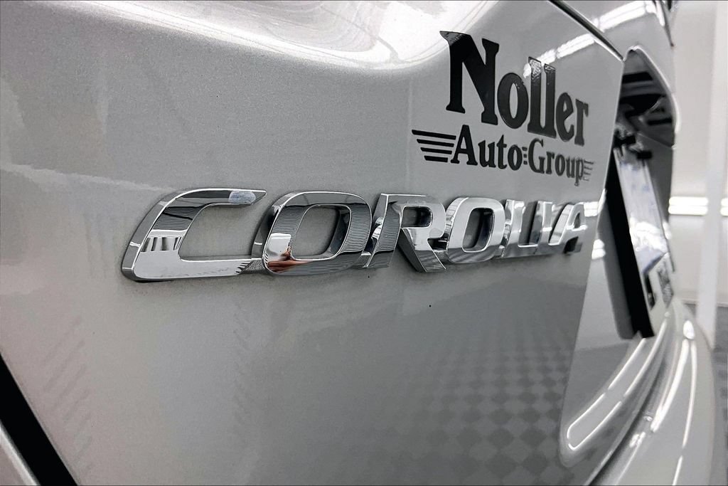 Used 2025 Toyota Corolla SE FWD image 8